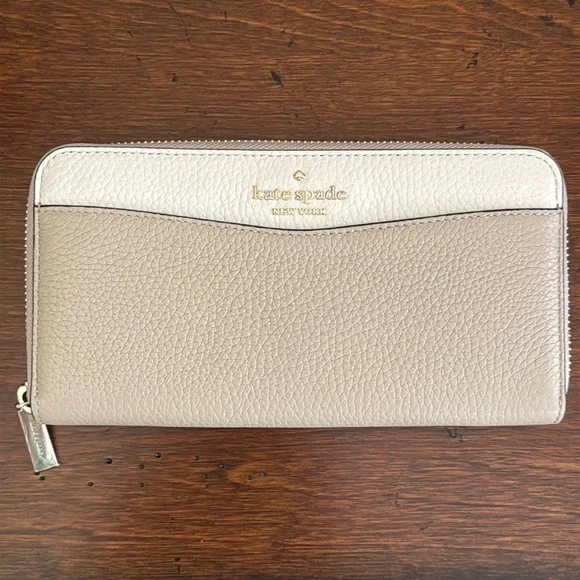 NWOT Kate Spade Beige and Cream Wallet - Picture 1 of 13